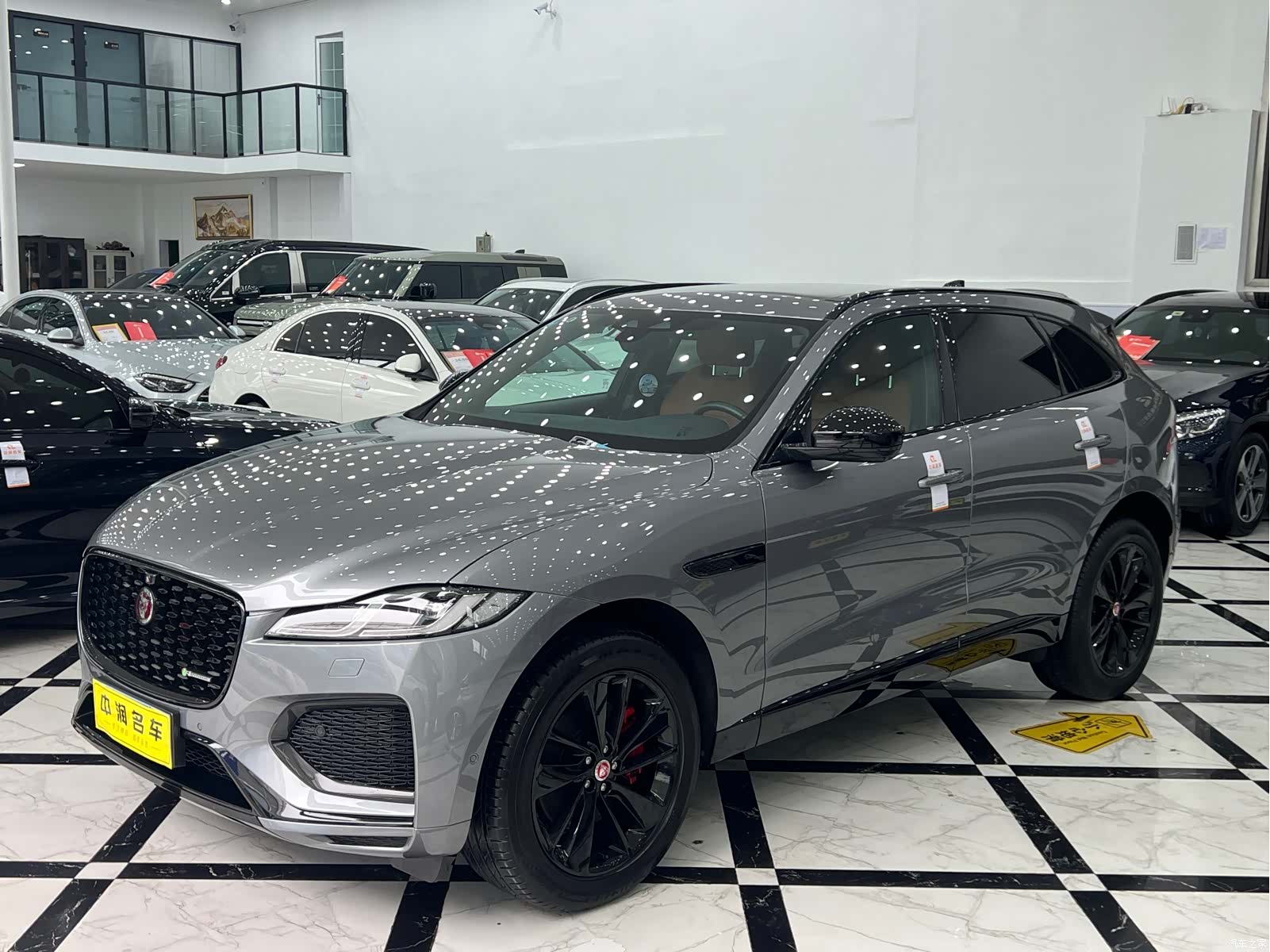 Jaguar F-PACE