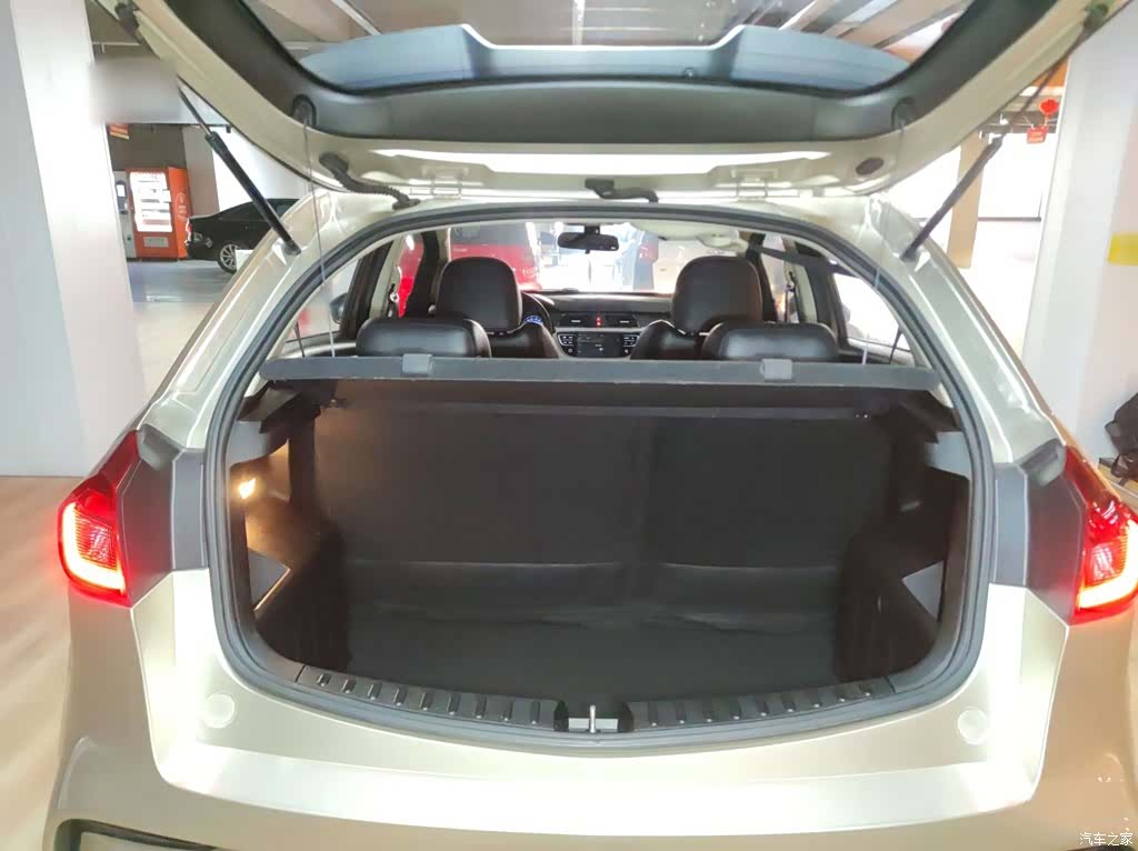 Geely X3, 2021 9