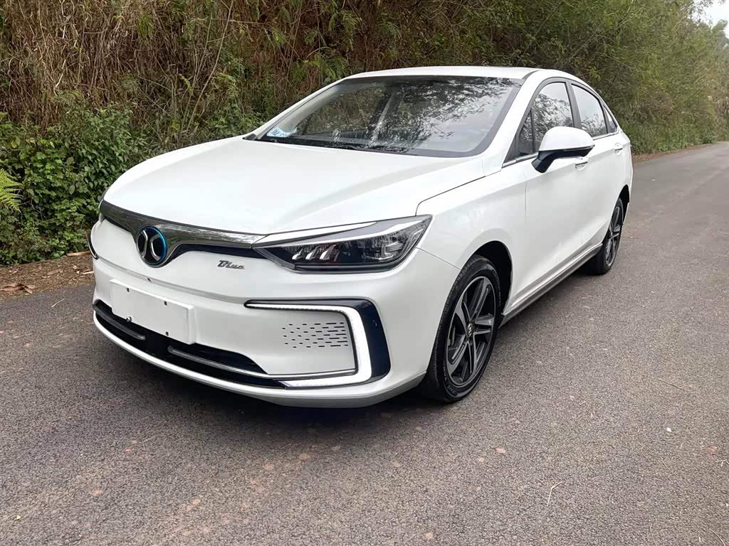 BAIC EU5