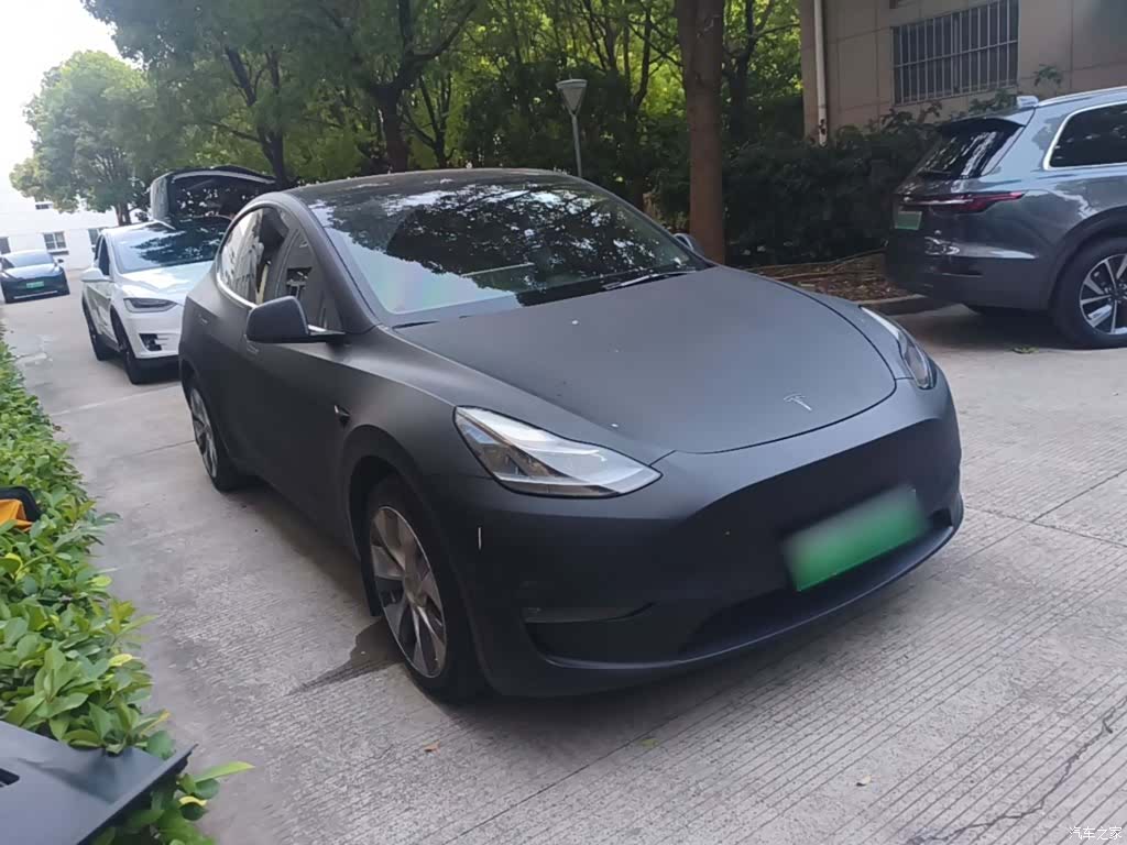 Tesla Model Y, 2021 4