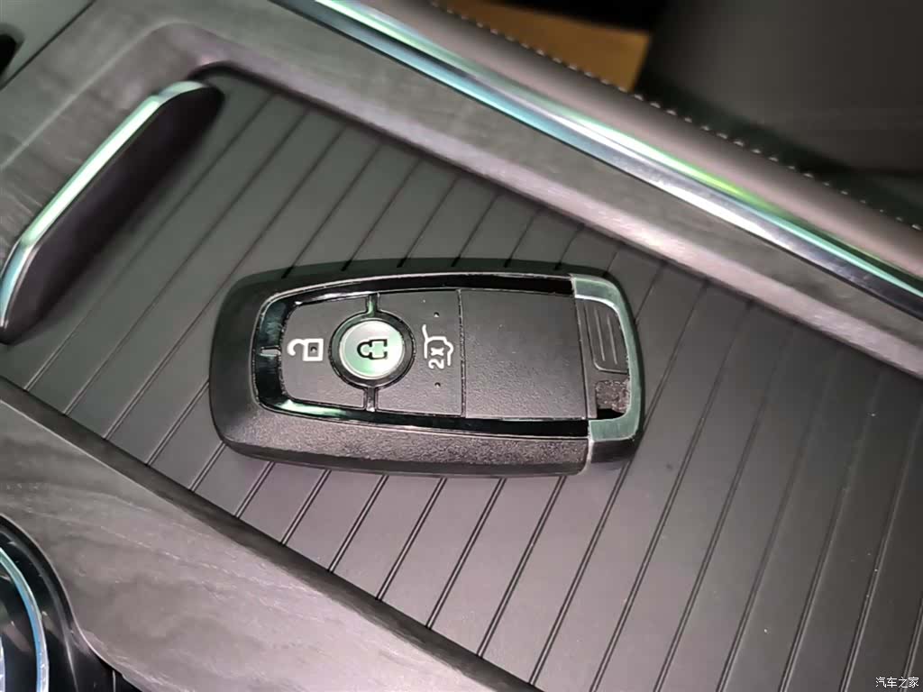 Ford Explorer, 2026 9