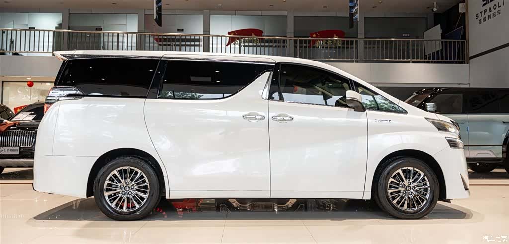 Toyota Vellfire, 2023 4