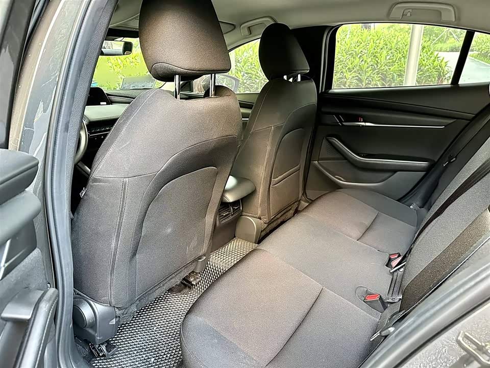 Mazda 3 Angkesaila