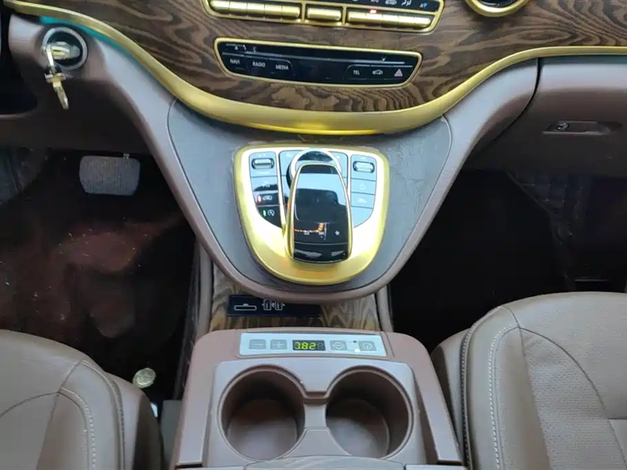 Mercedes-Benz V-class