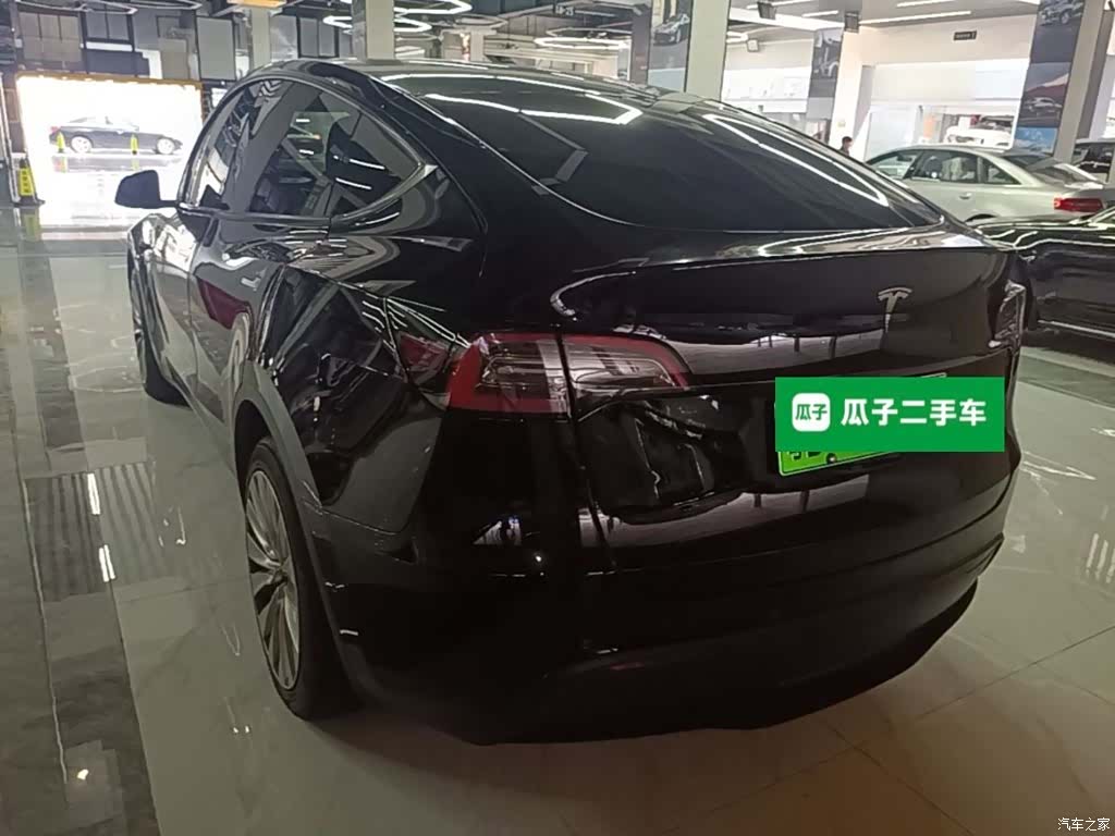 Tesla Model Y, 2021 все фото