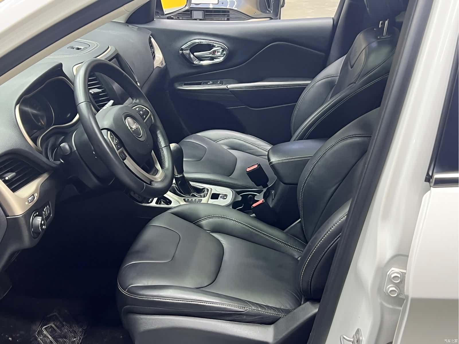 Jeep Cherokee, 2016 15