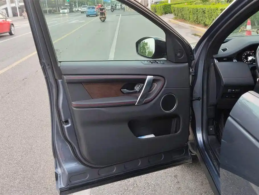 Land Rover Discover sports