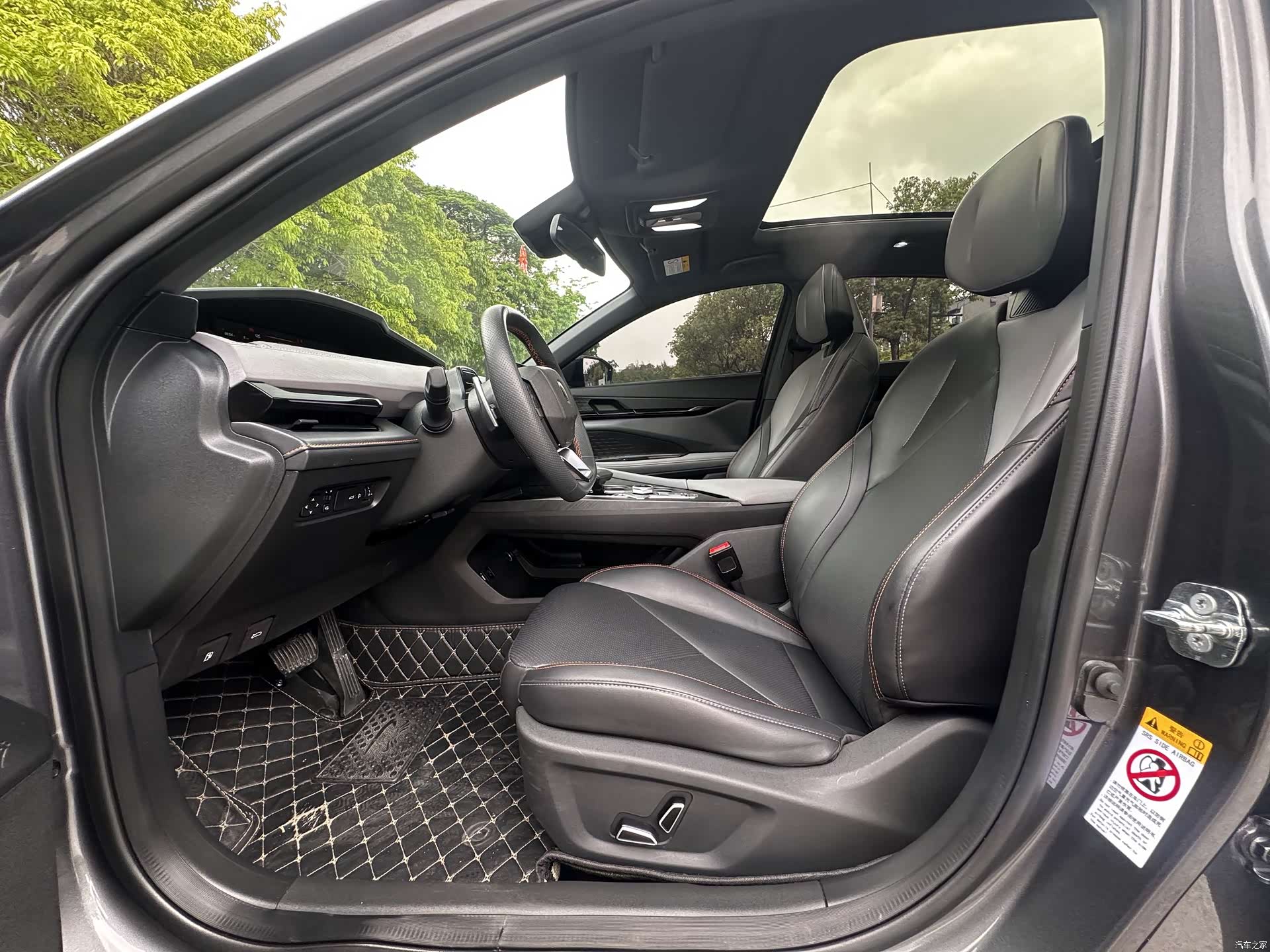 Changan UNI-V, 2022 14