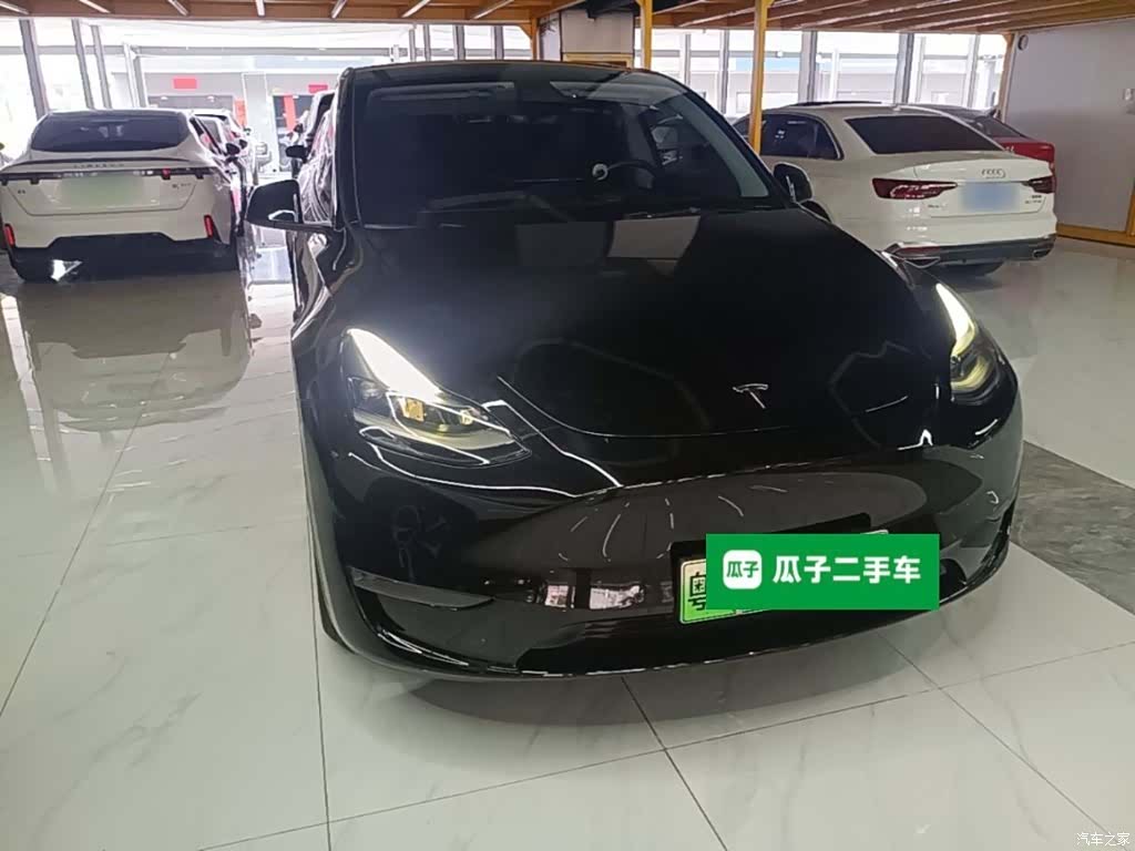Tesla Model Y, 2021 4