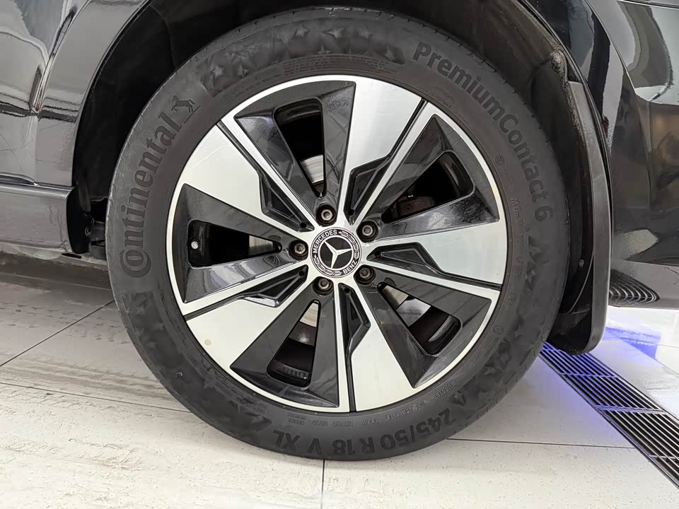 Mercedes-Benz V-class