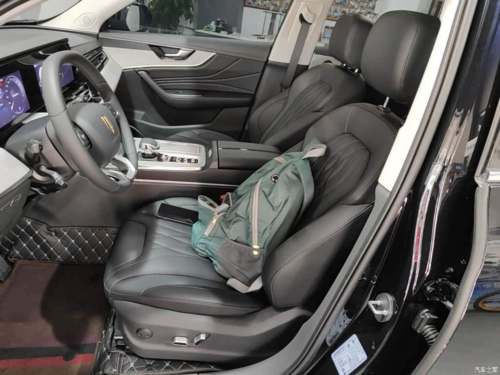 Hongqi HS5, 2025 15