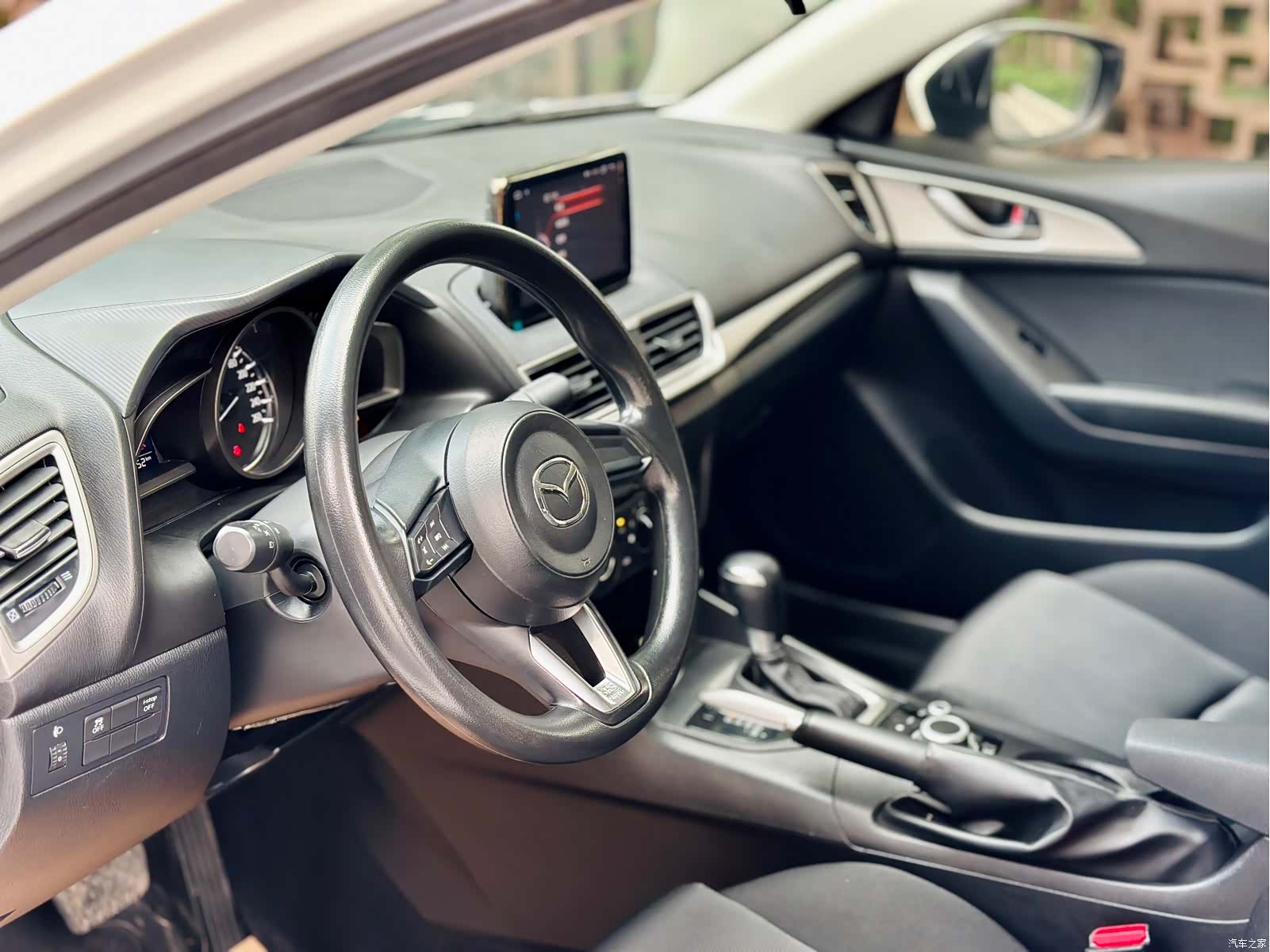 Mazda Mazda3, 2018 8