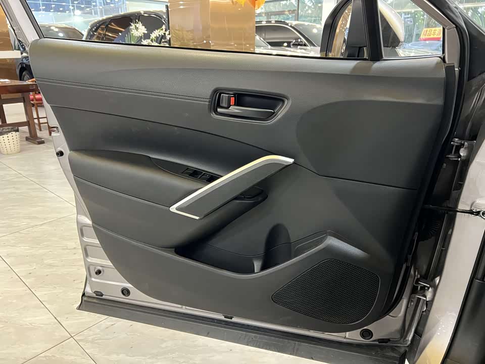 Toyota Corolla Sharp amplifier