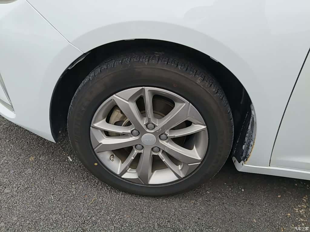 Geely Emgrand, 2021 23