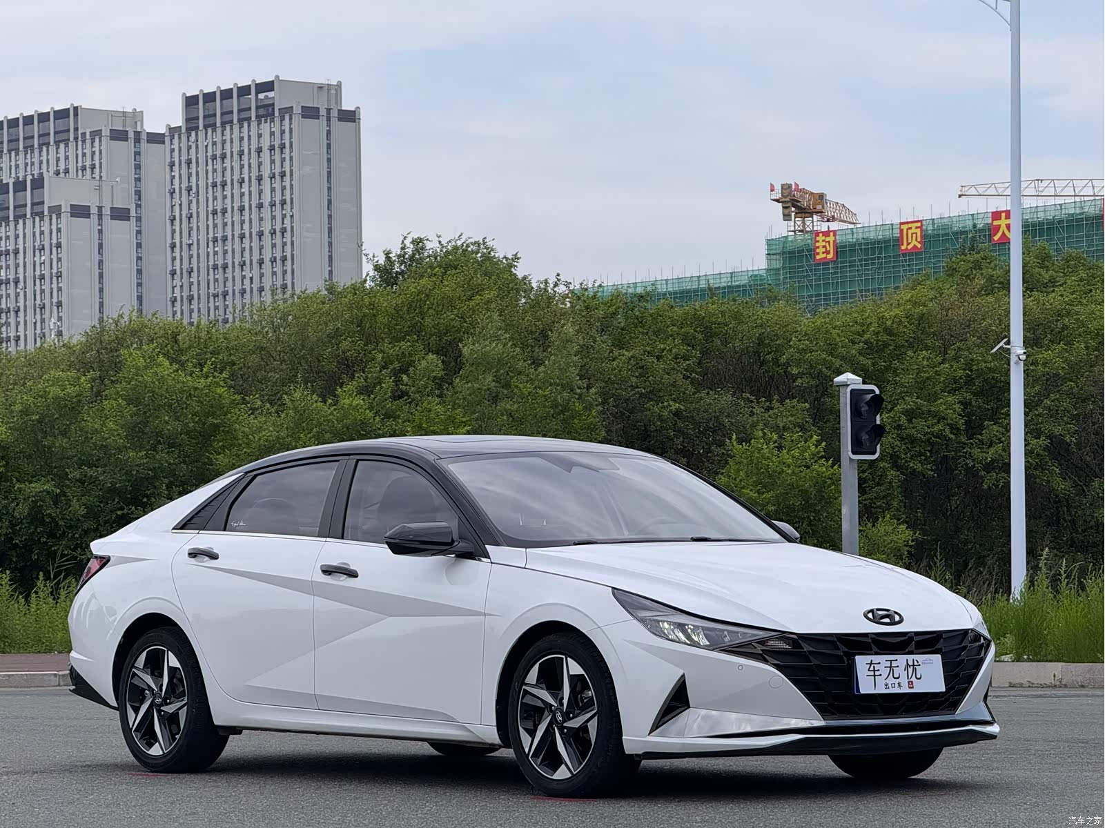 Hyundai Elantra, 2023 3