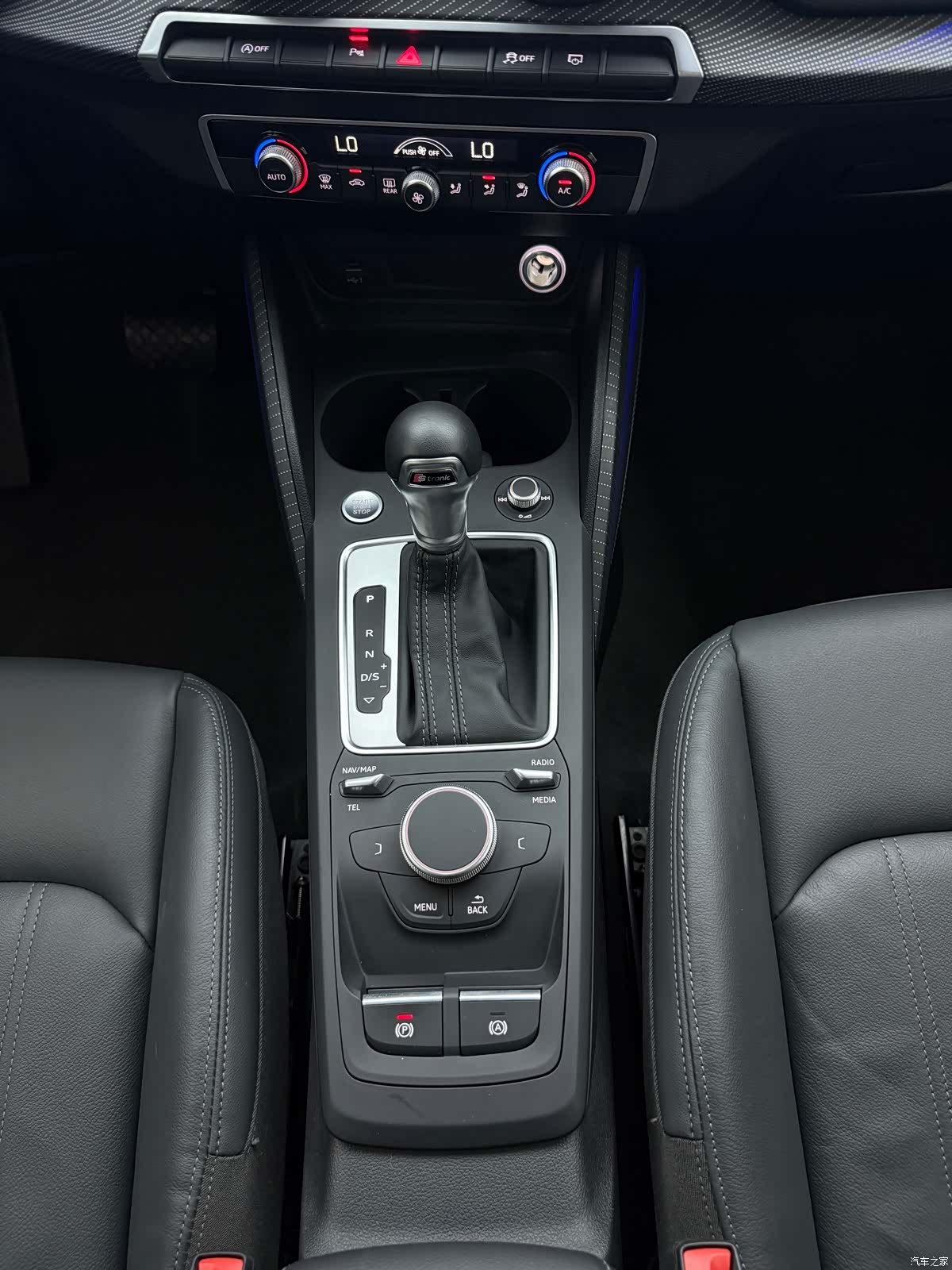 Audi Q2L, 2023 15