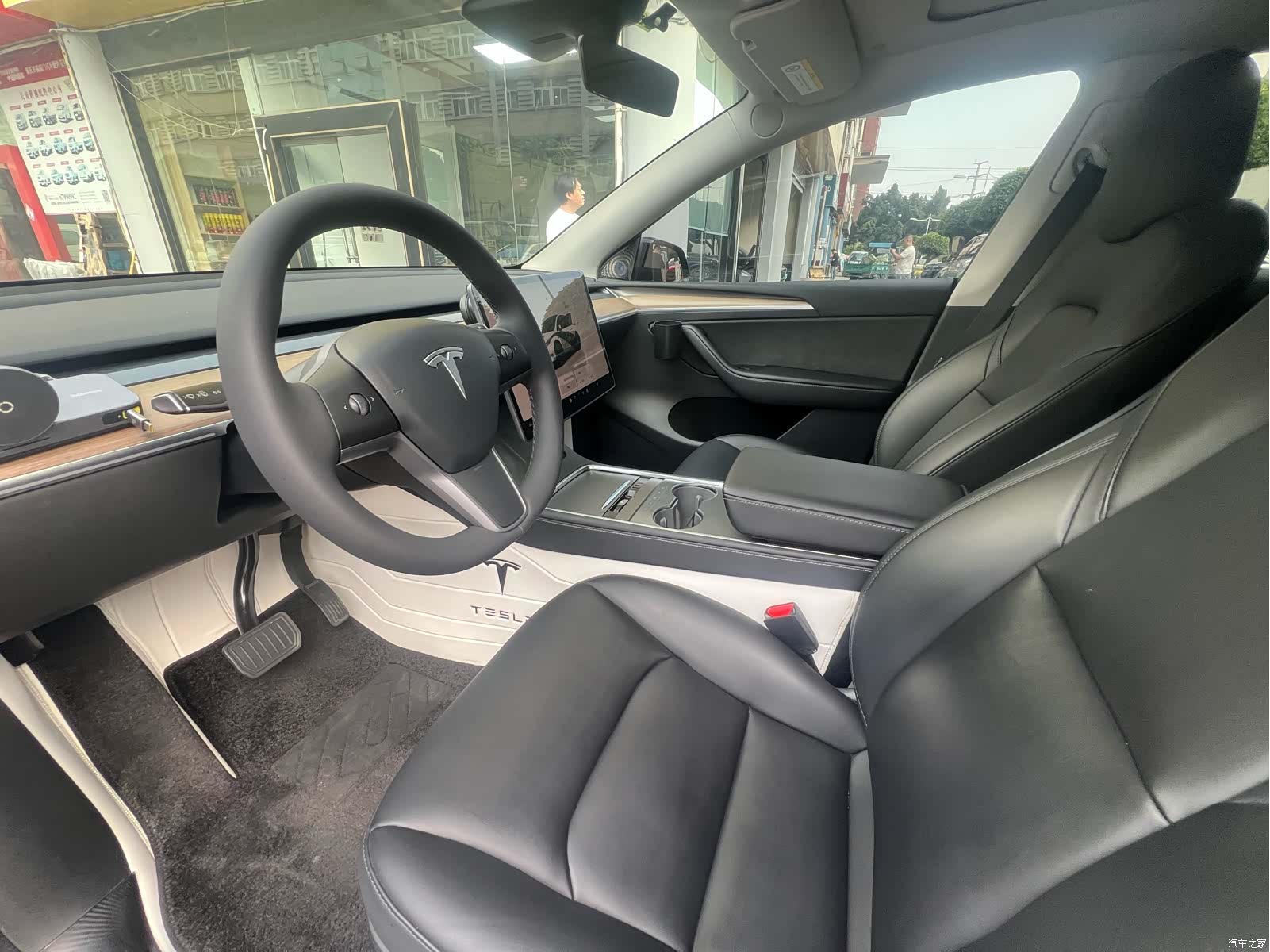 Tesla Model Y, 2022 4