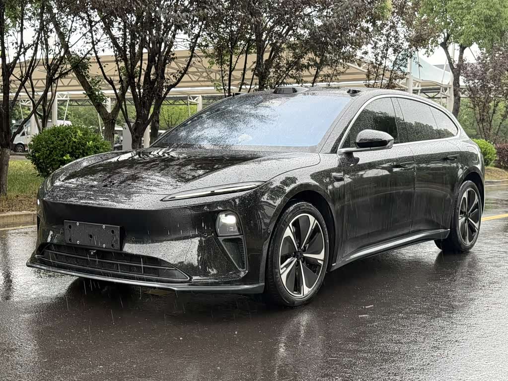 NIO ET5