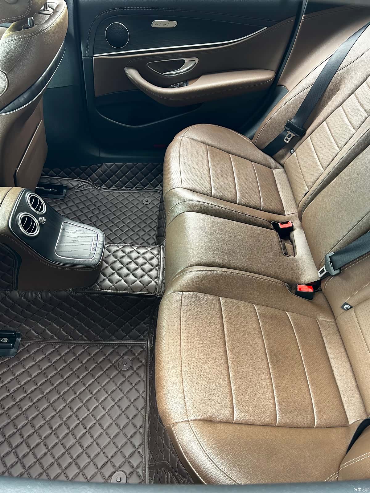 Mercedes-Benz E-Class, 2021 13