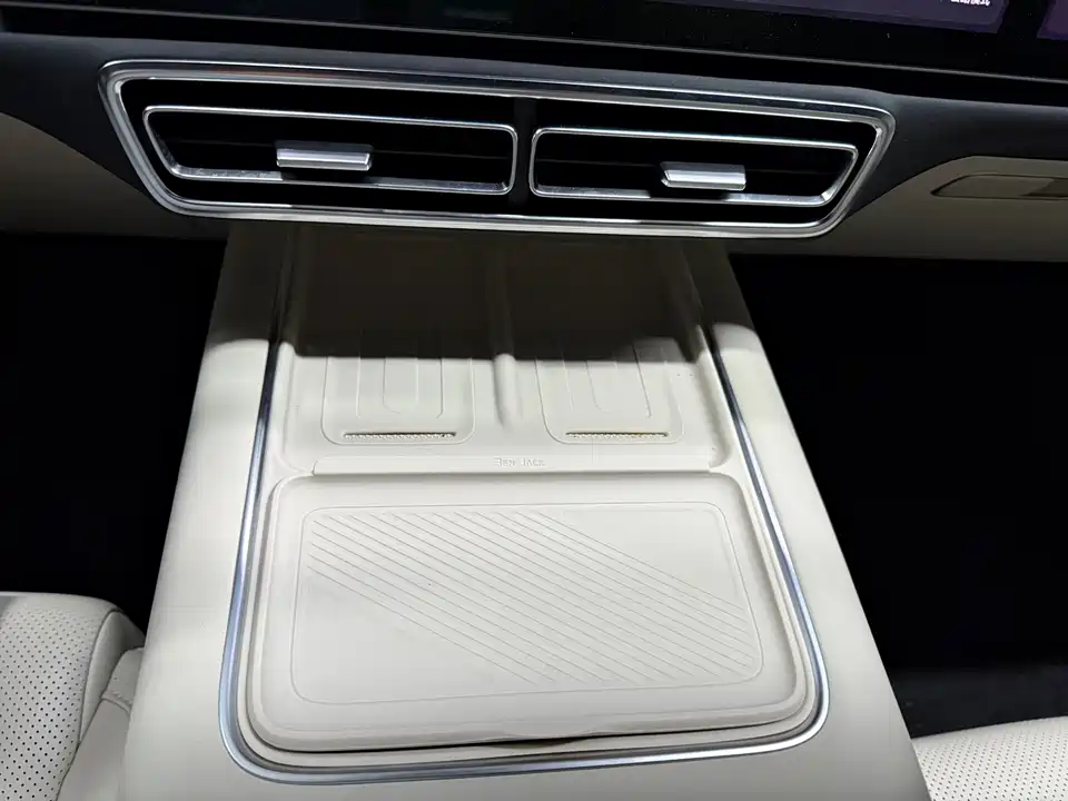 Li Auto Ideal L8