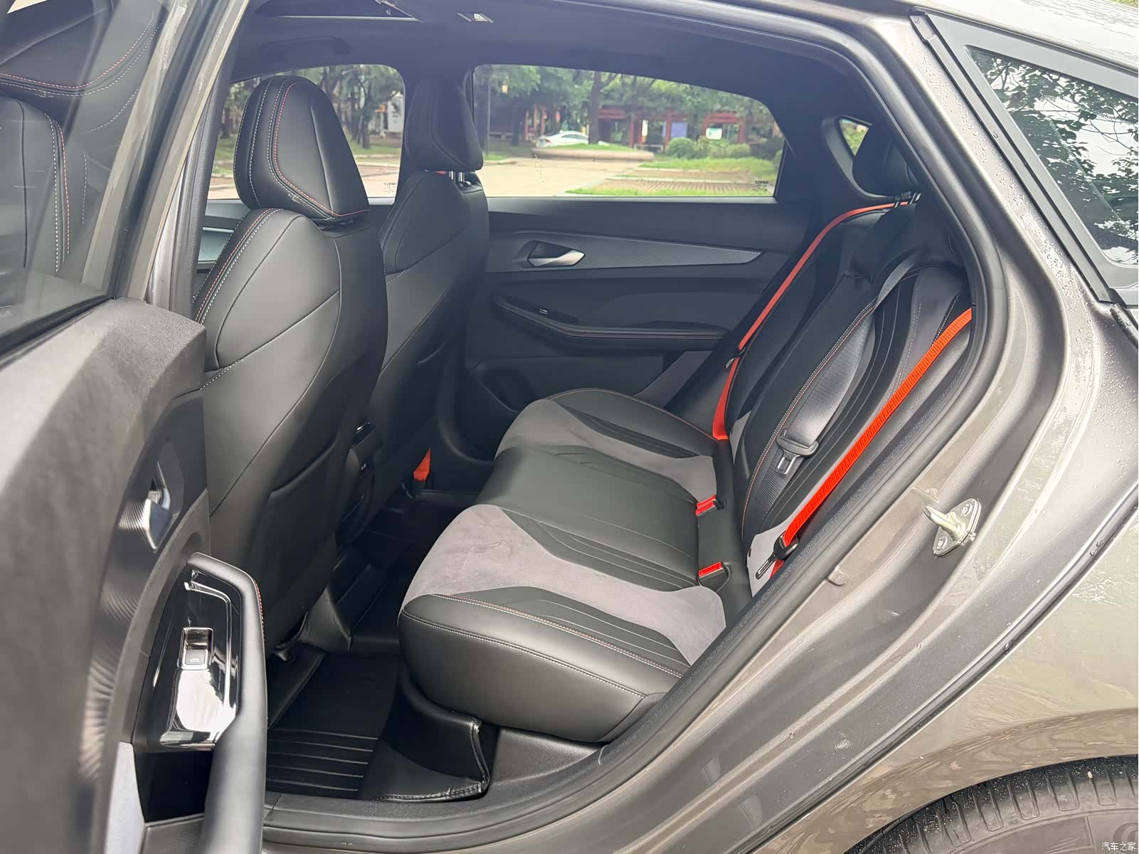Geely Binray, 2023 11