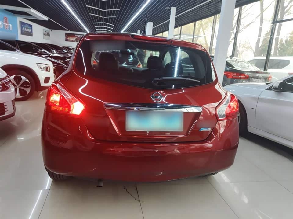 Nissan TIIDA