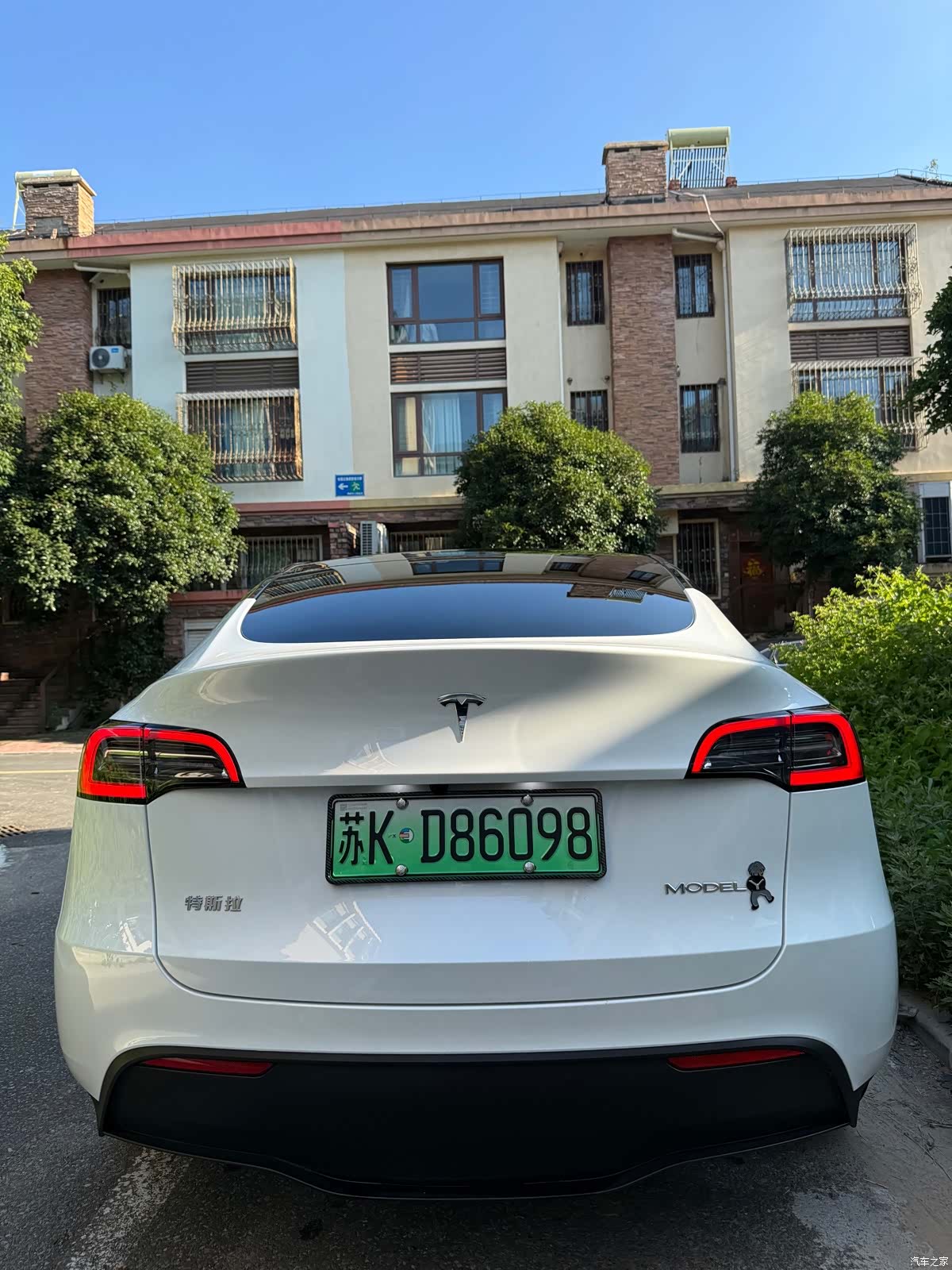 Tesla Model Y, 2024 10