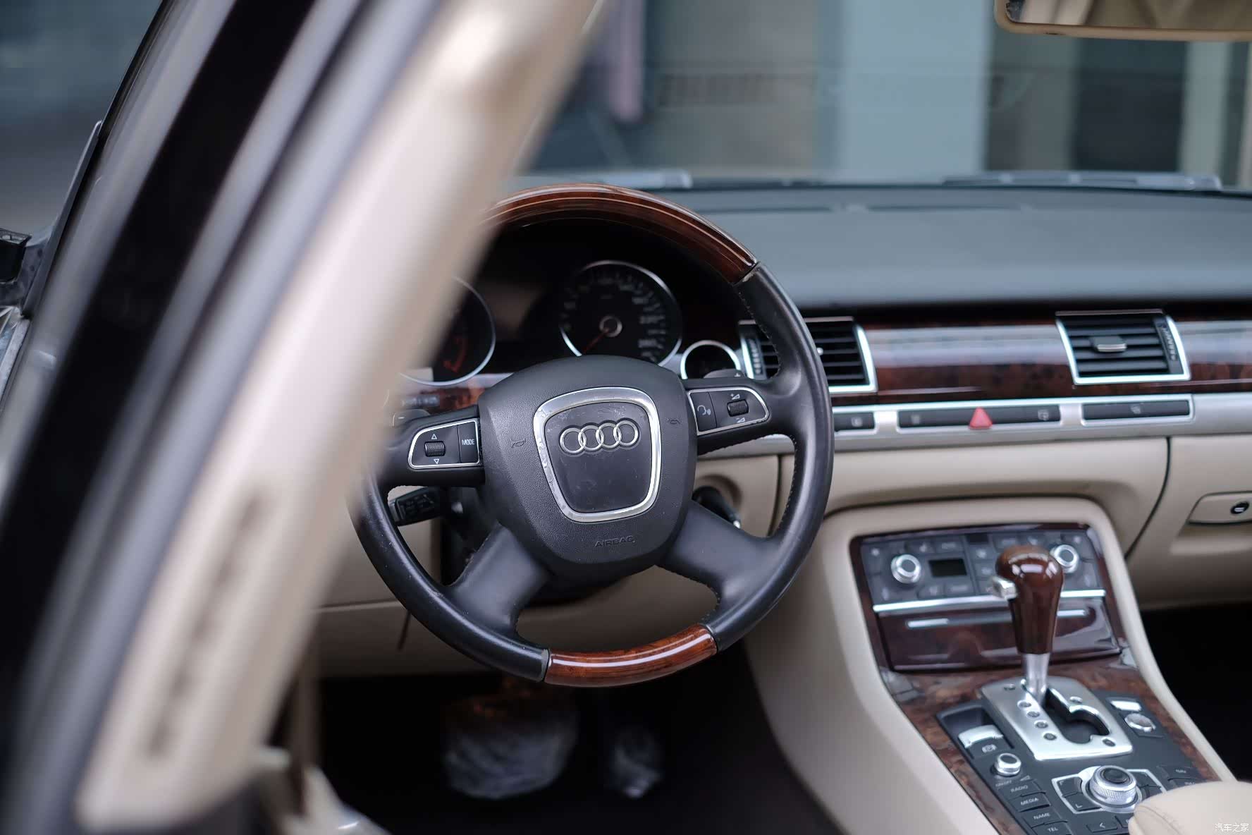 Audi A8L, 2009 46
