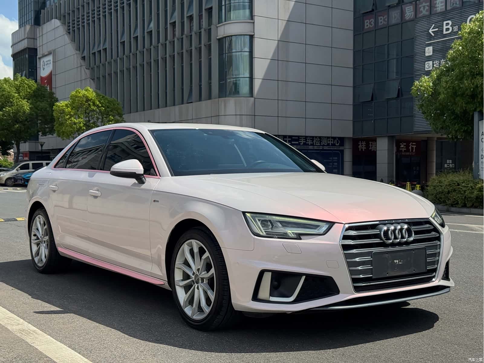 Audi A4L, 2019 3