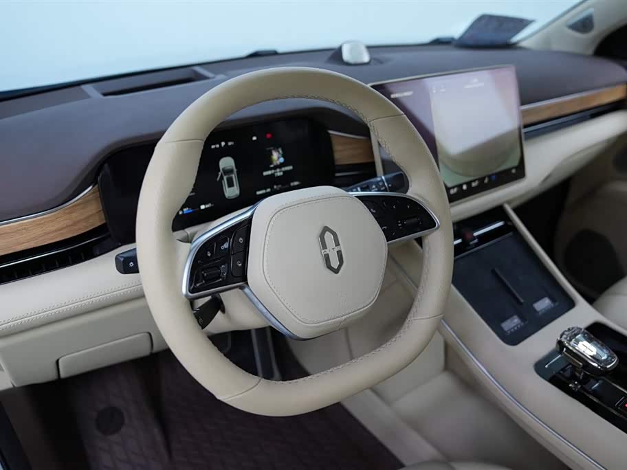 AITO Ask the world M7