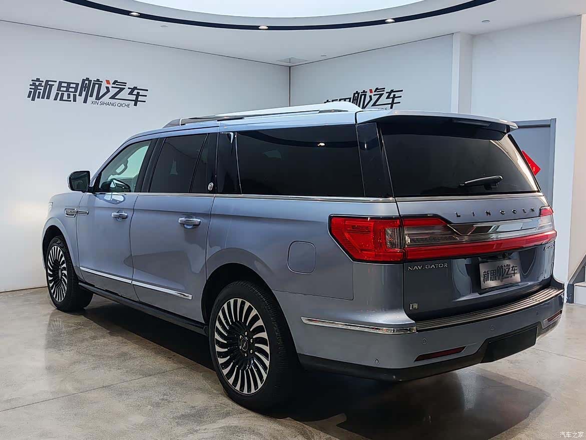 Lincoln Navigator, 2022 все фото