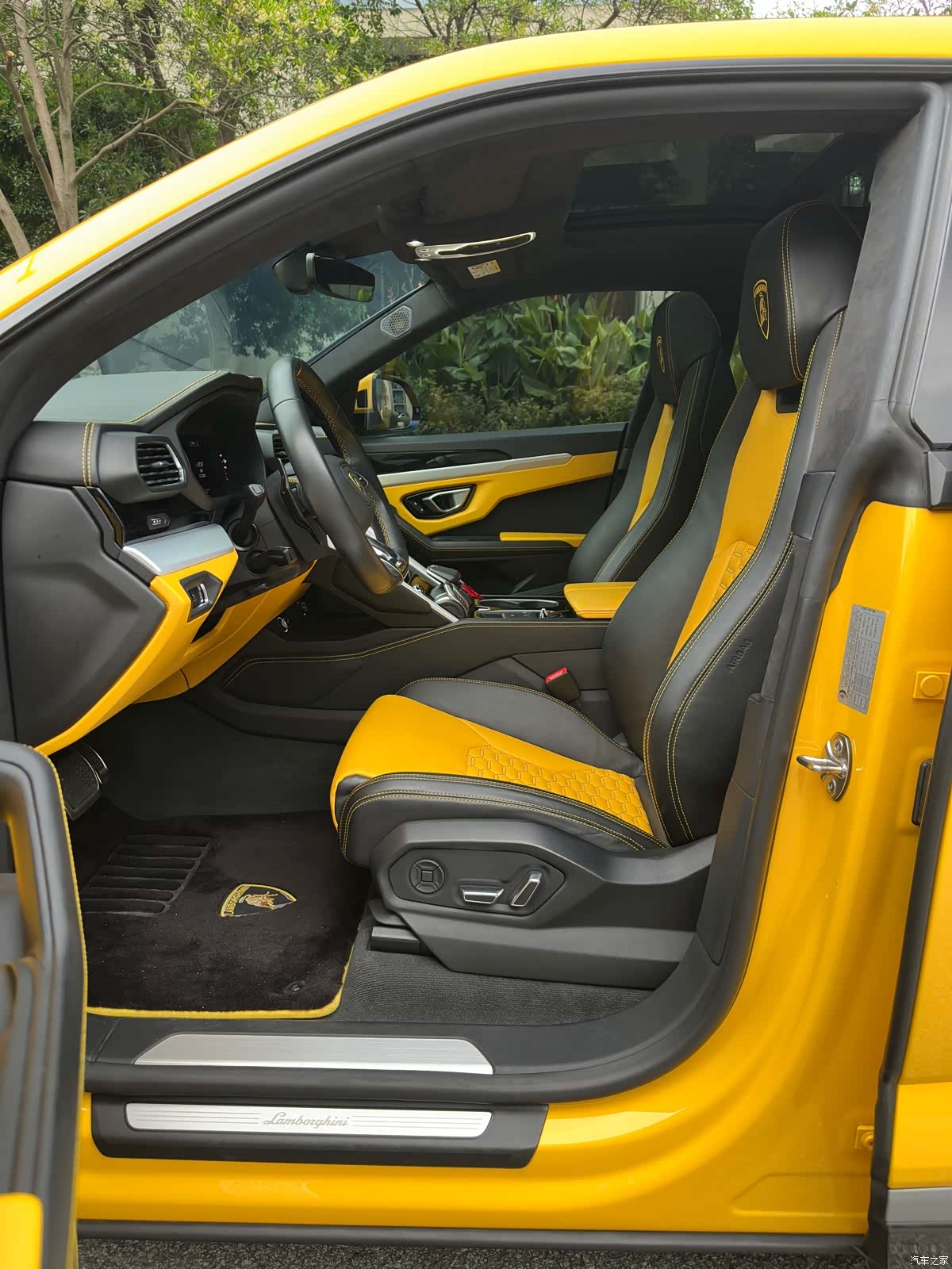Lamborghini Urus, 2019 10