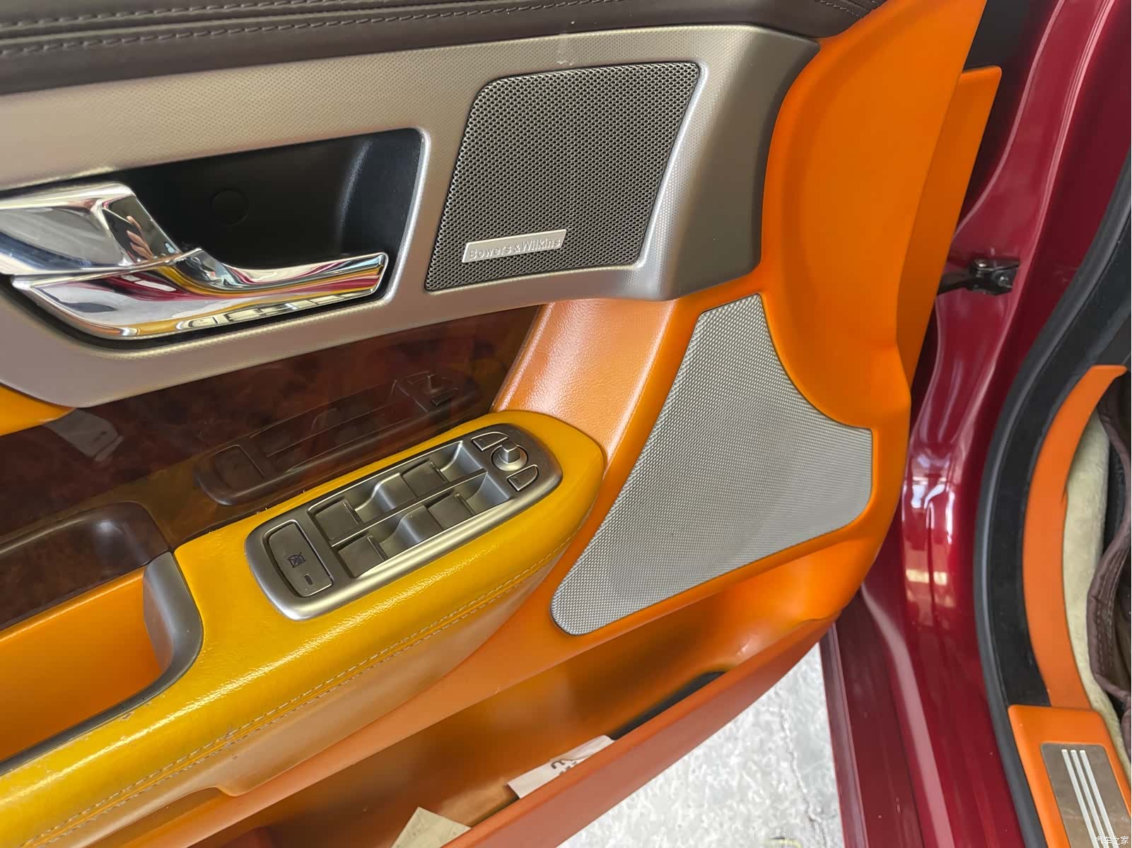 Jaguar XF, 2011 11