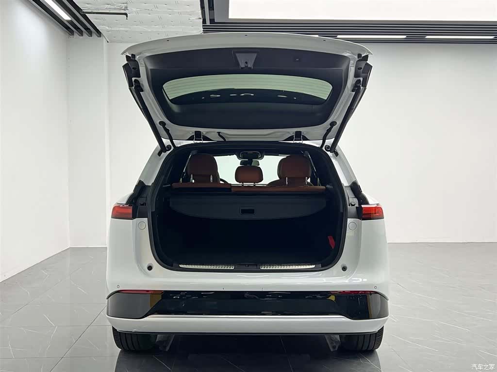 Xpeng G9, 2023 11