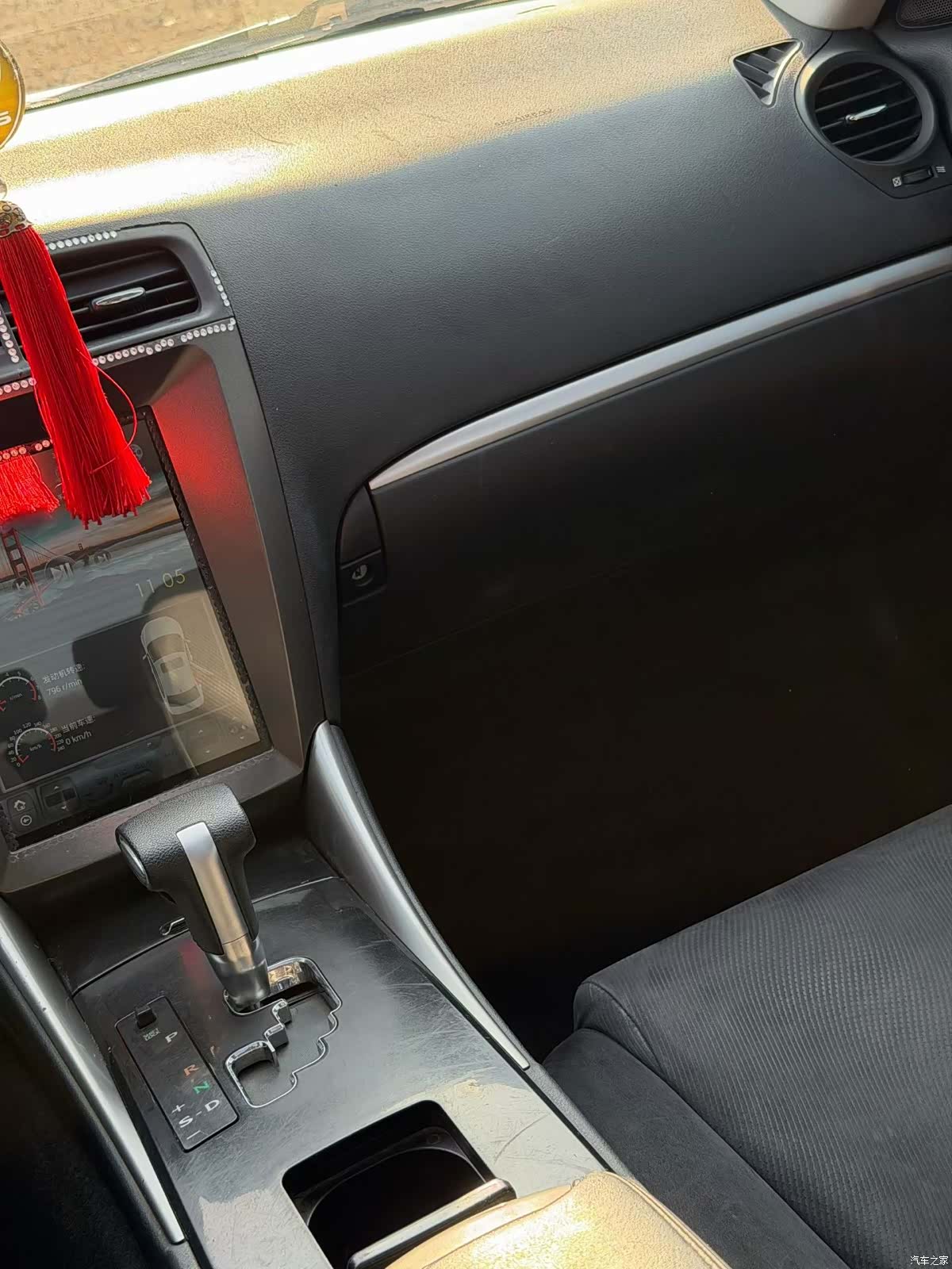 Lexus IS, 2011 8