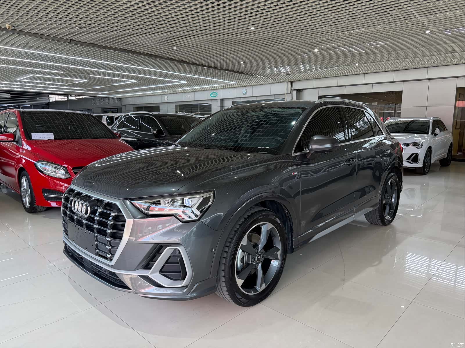 Audi Q3, 2022 1