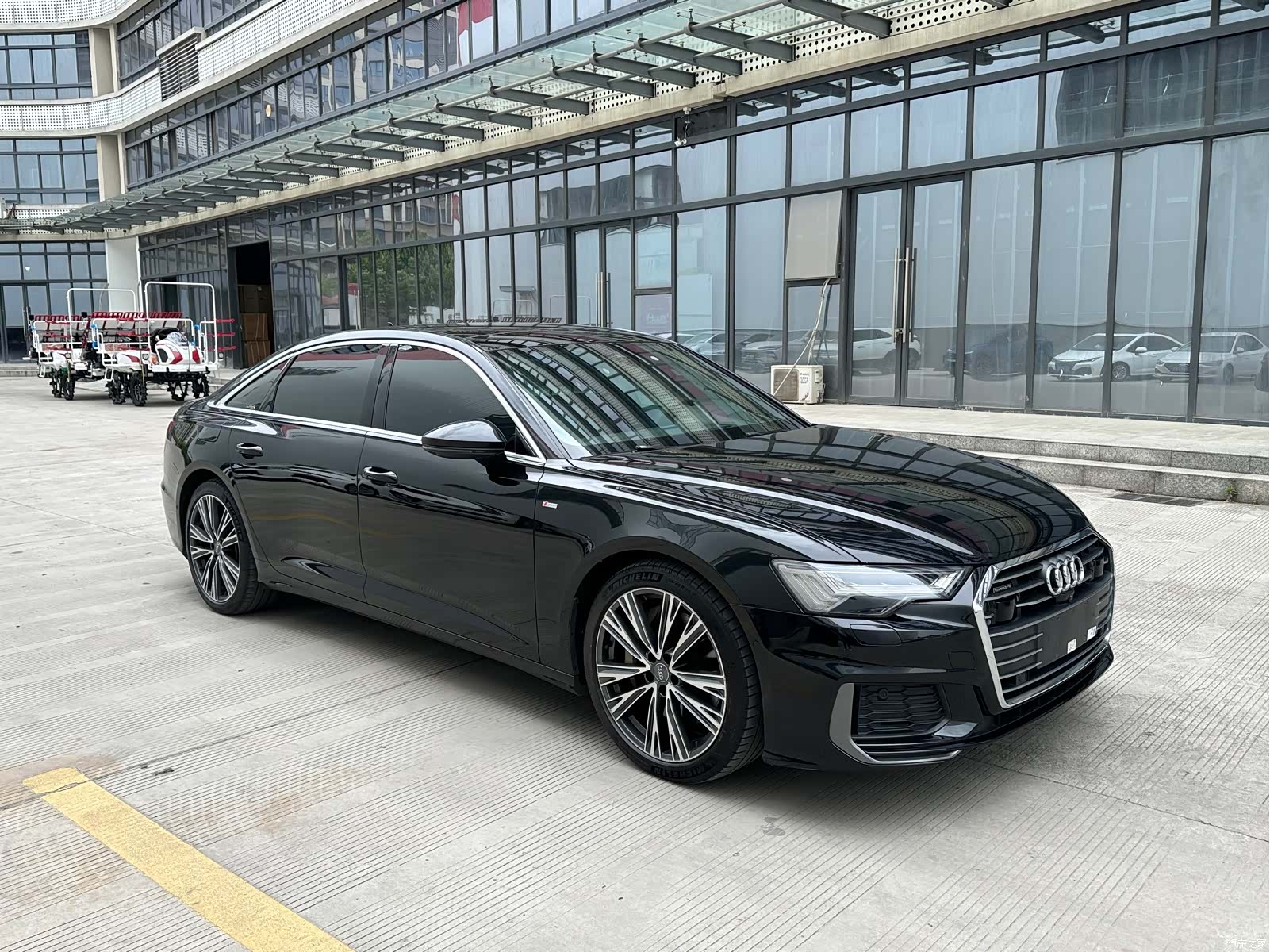 Audi A6L, 2021 3