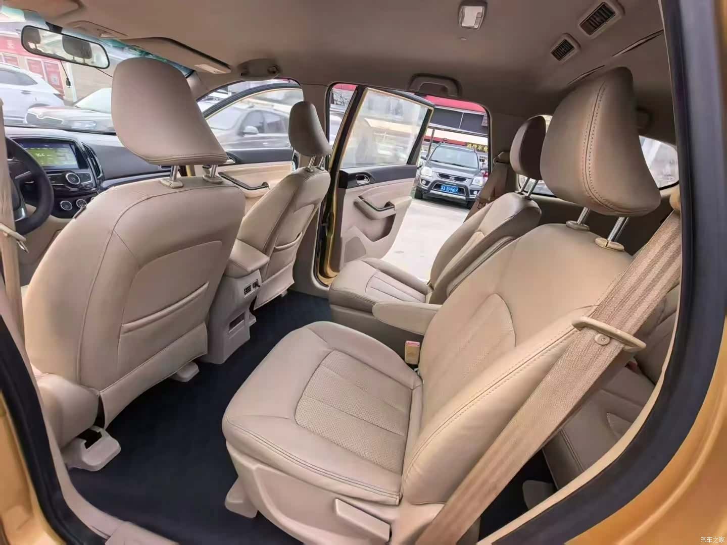 Wuling 730, 2015 все фото