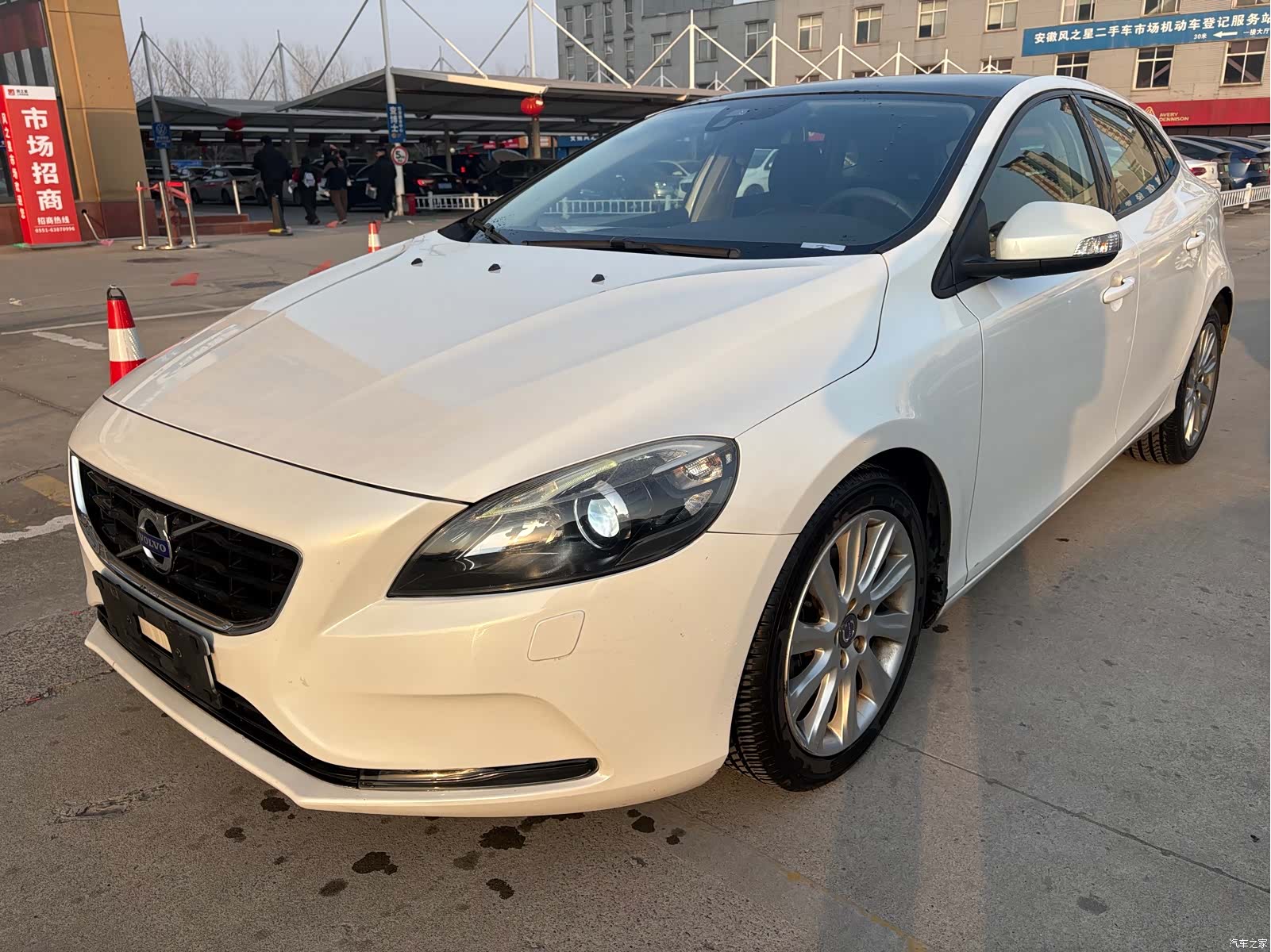 Volvo V40, 2014 1
