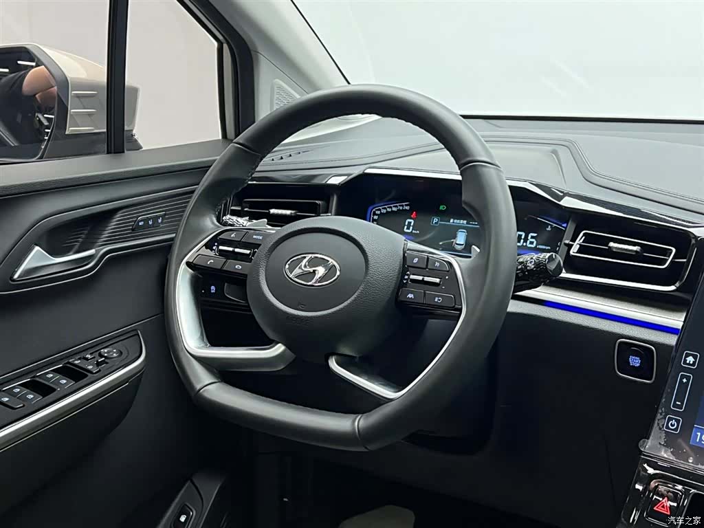 Hyundai Custo, 2022 22
