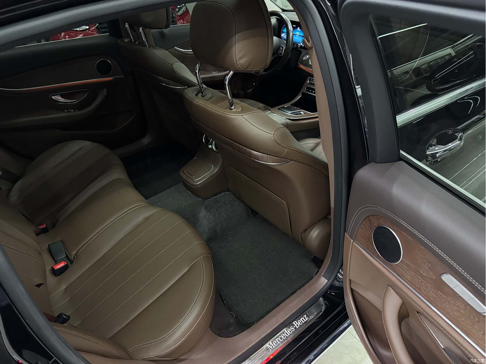 Mercedes-Benz E-Class, 2021 12