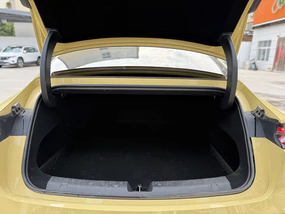 Geely Galaxy Galaxy E8