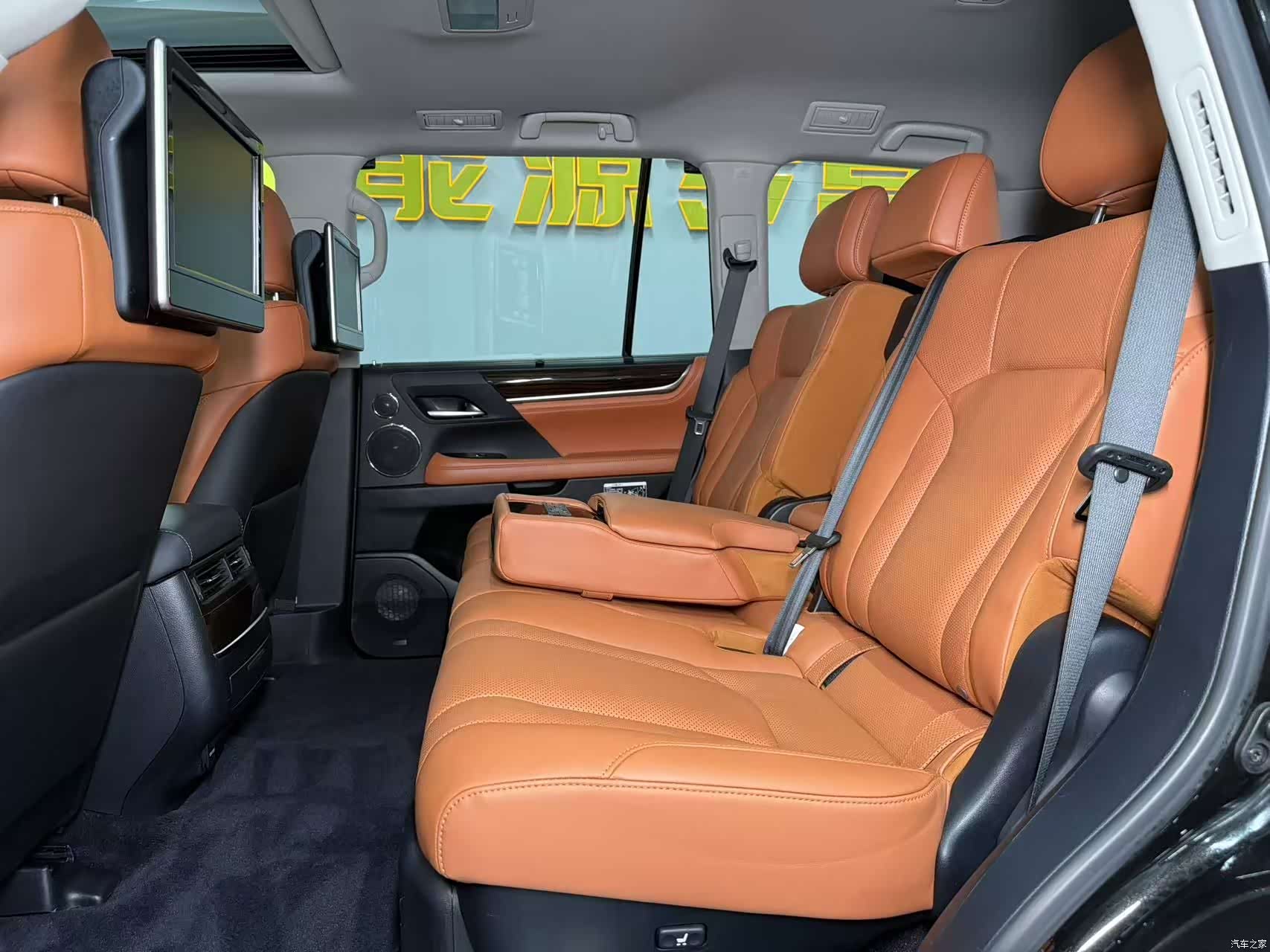 Lexus LX, 2016 14