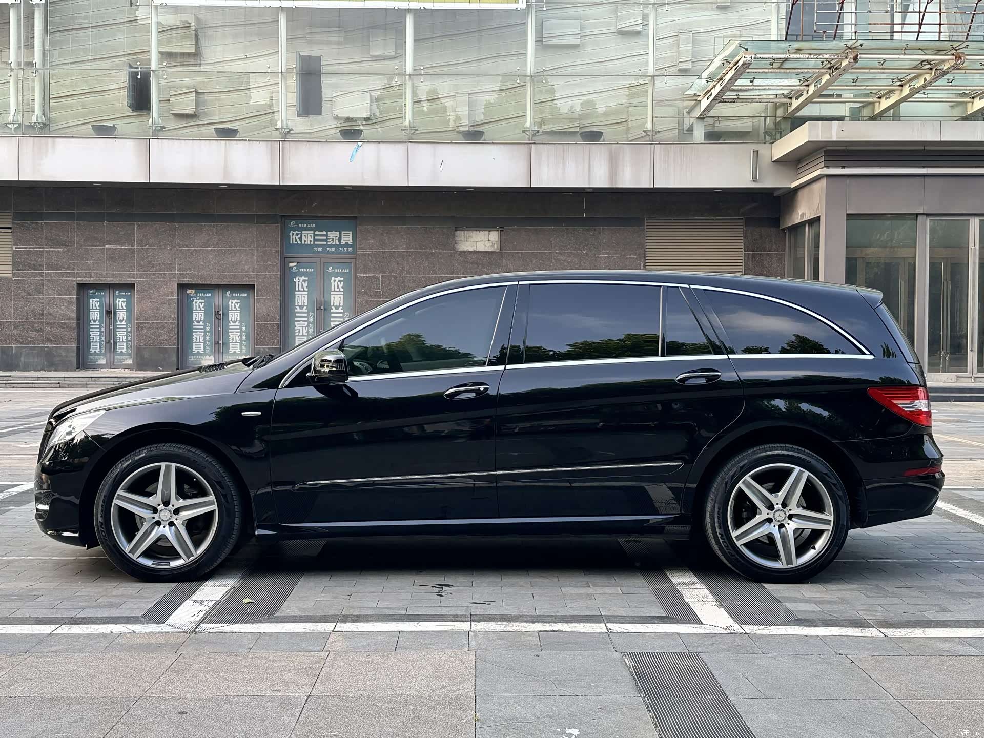 Mercedes-Benz R-Class, 2018 12