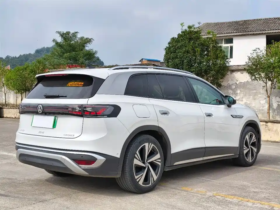 Volkswagen ID.6 CROZZ