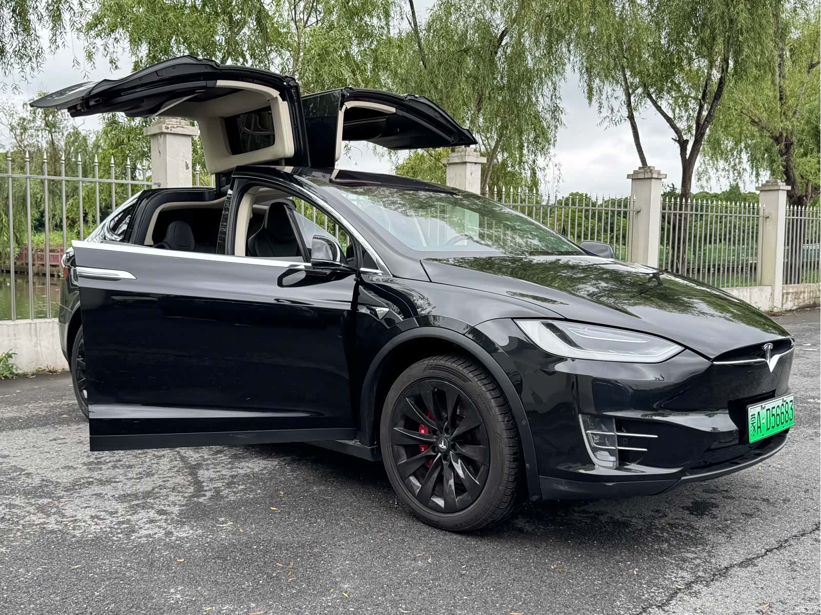 Tesla Model X, 2019 13
