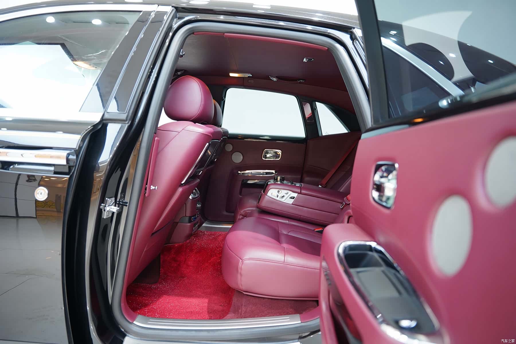 Rolls-Royce Ghost, 2011 21