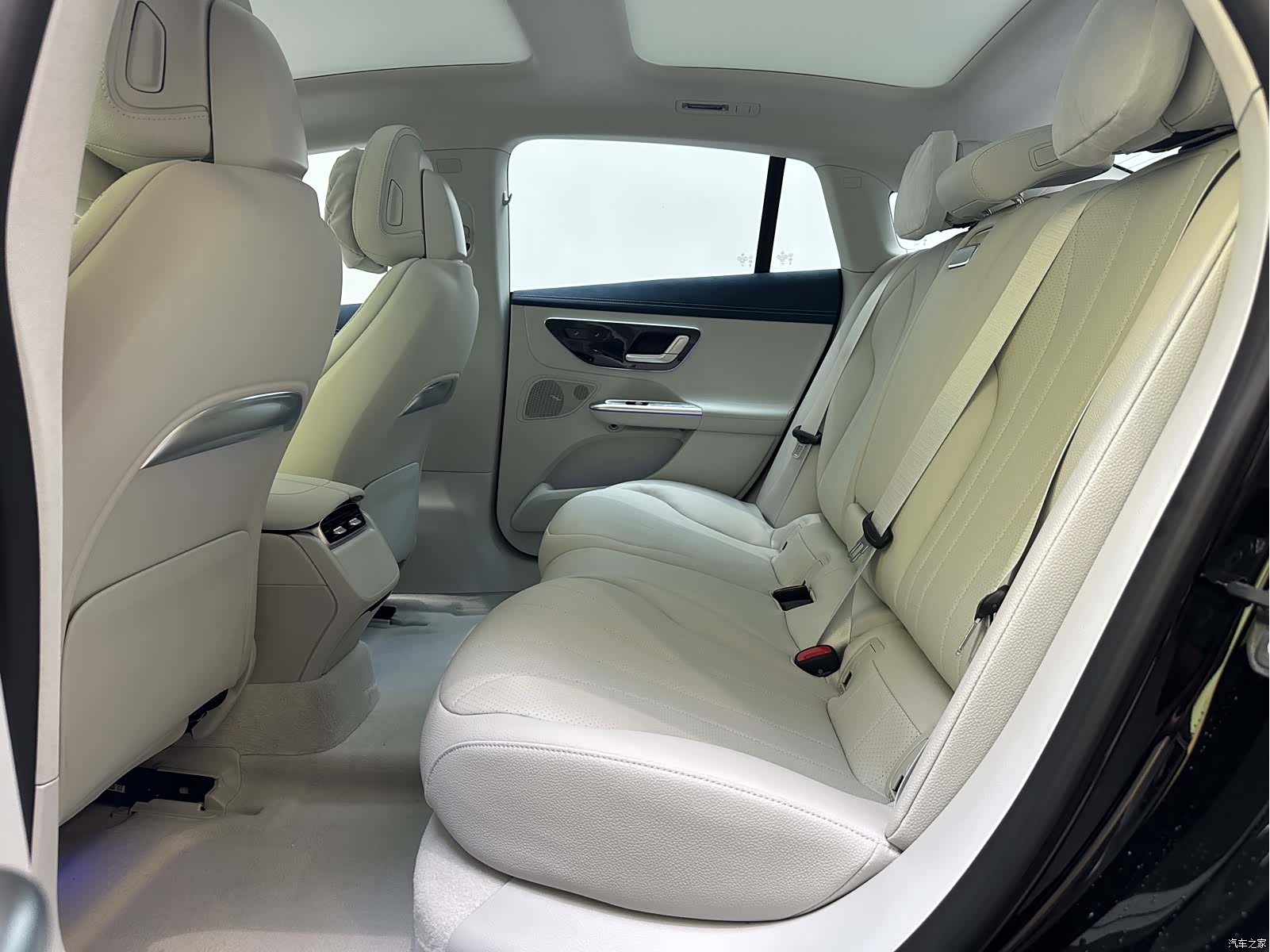Mercedes-Benz EQE, 2025 16