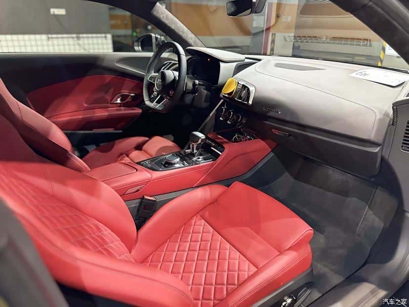 Audi R8, 2023 4