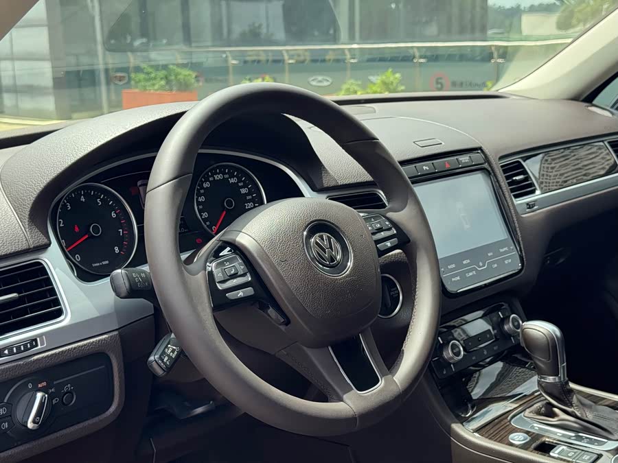 Volkswagen Touareg 2017, фото 15